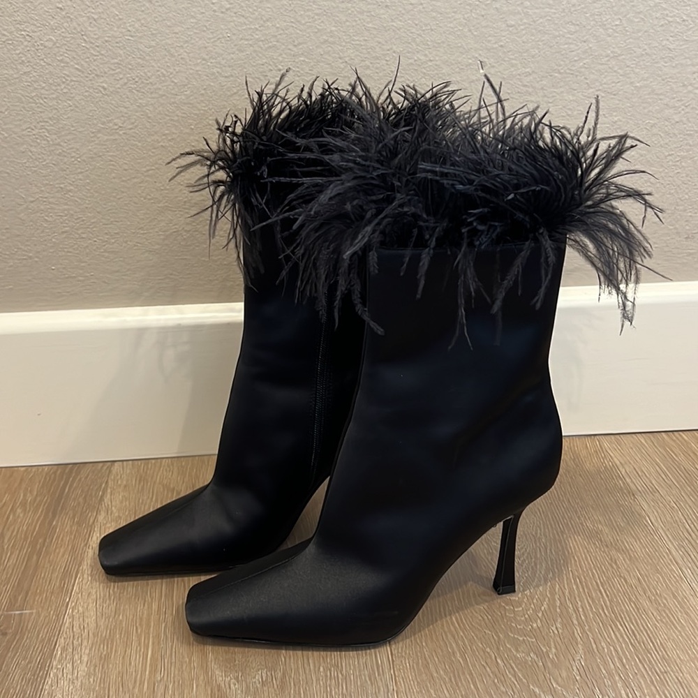 Avenue Boot in Black
RAYE